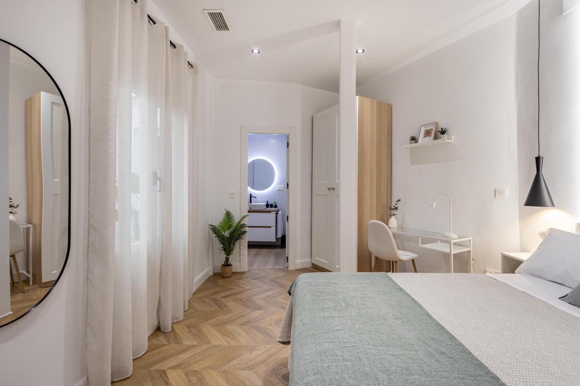 Elvira Elegant Suite Gran Via-Catedral Granada Bagian luar foto